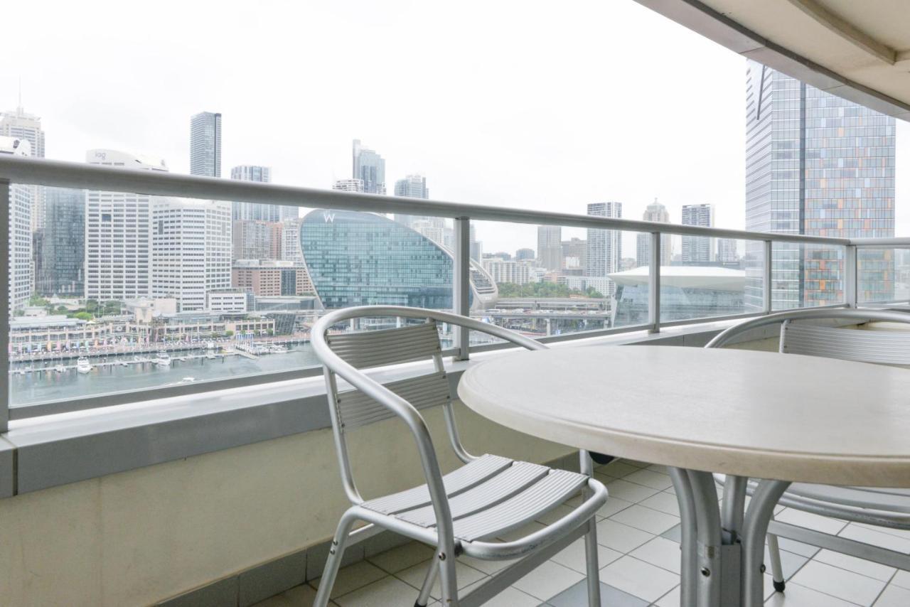 Spectacular Darling Harbour View & Parking Apartment Sydney