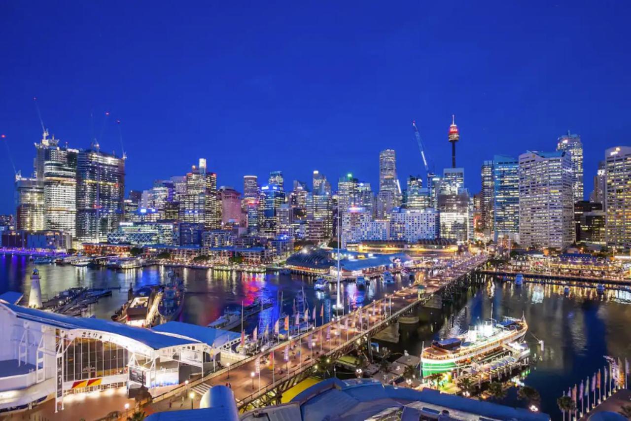 Spectacular Darling Harbour View & Parking Apartment