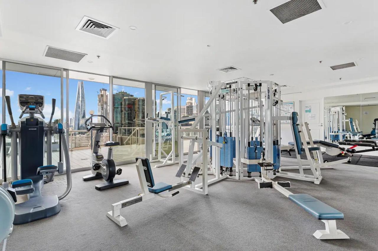 Spectacular Darling Harbour View & Parking Apartment *